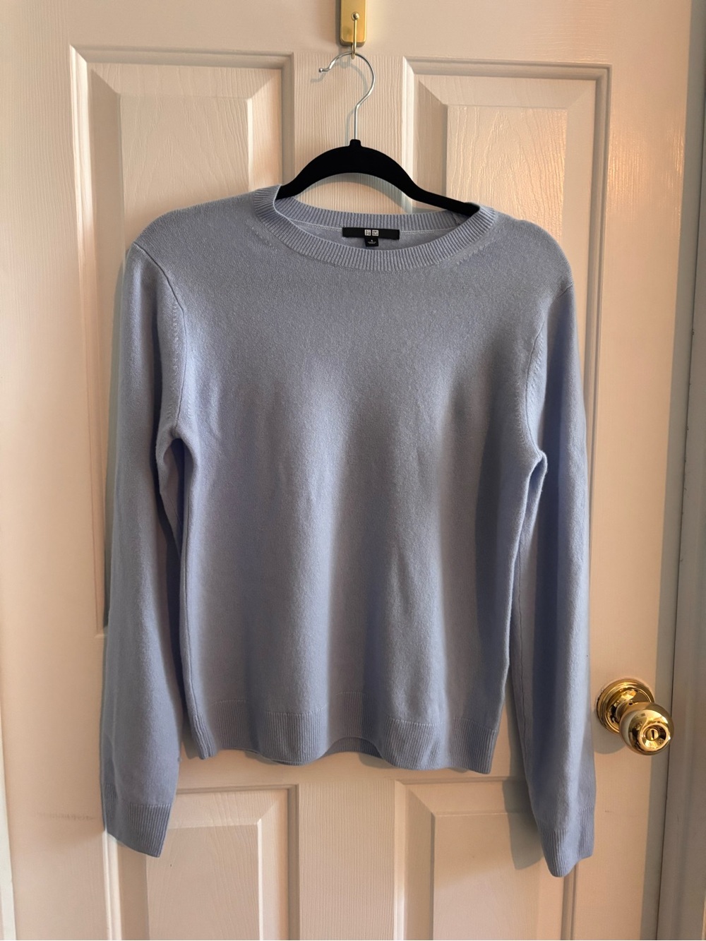 100% Cashmere Uniqlo Light Blue Crewneck Sweater